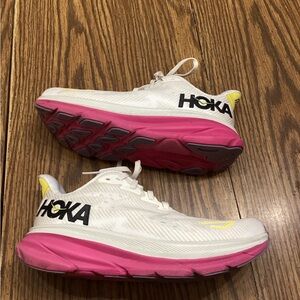 Hoka tennis shoes